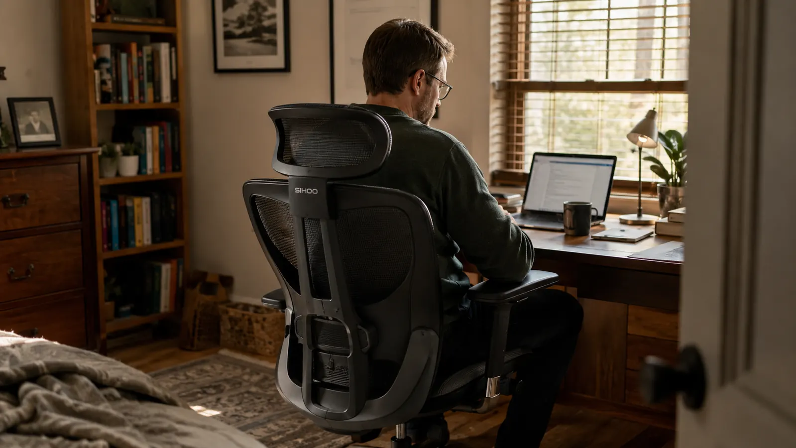 SIHOO B100 Review: 4 Months in This Chair for an 8-Hour Workday